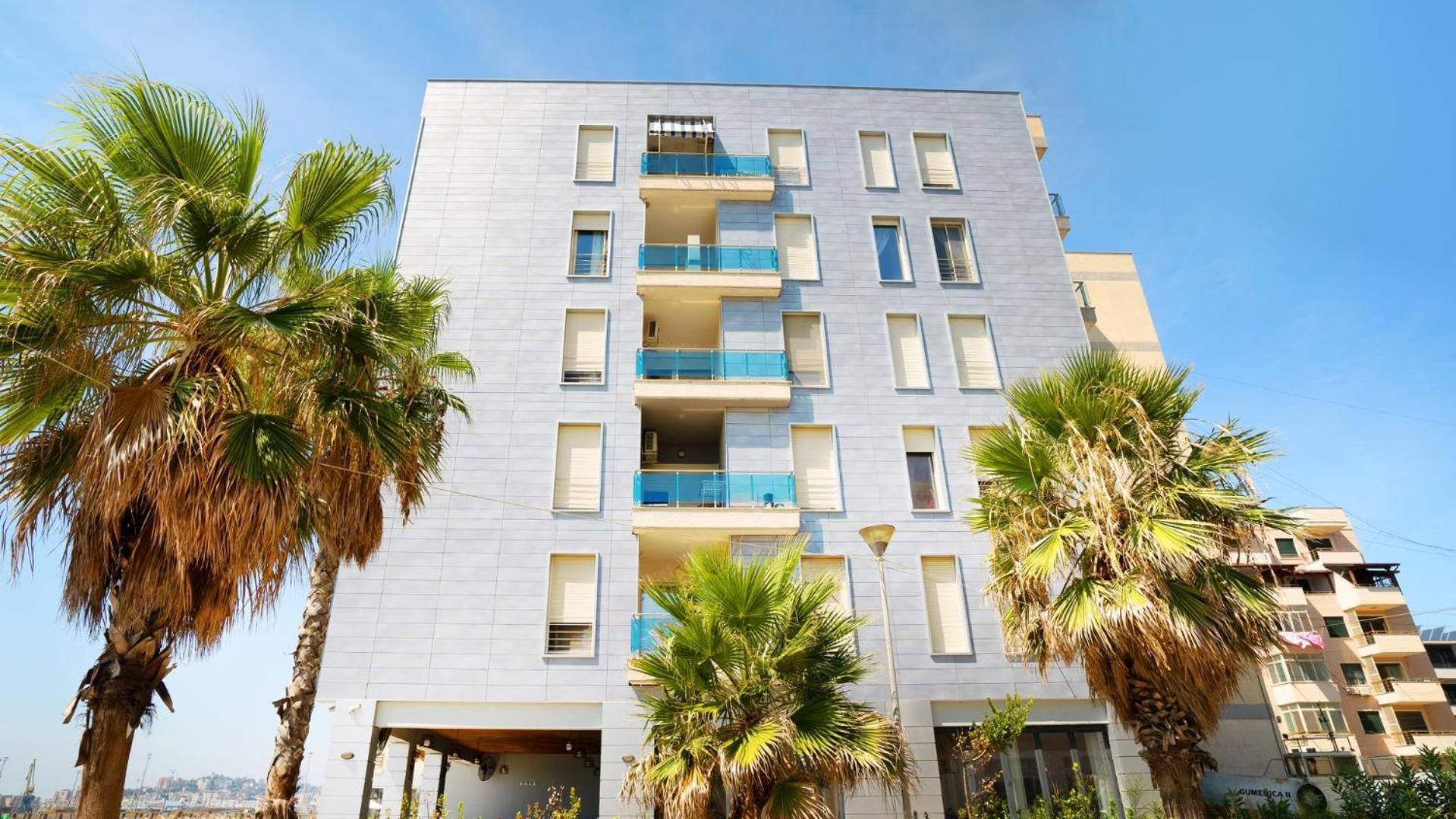 Sea View Apartment *