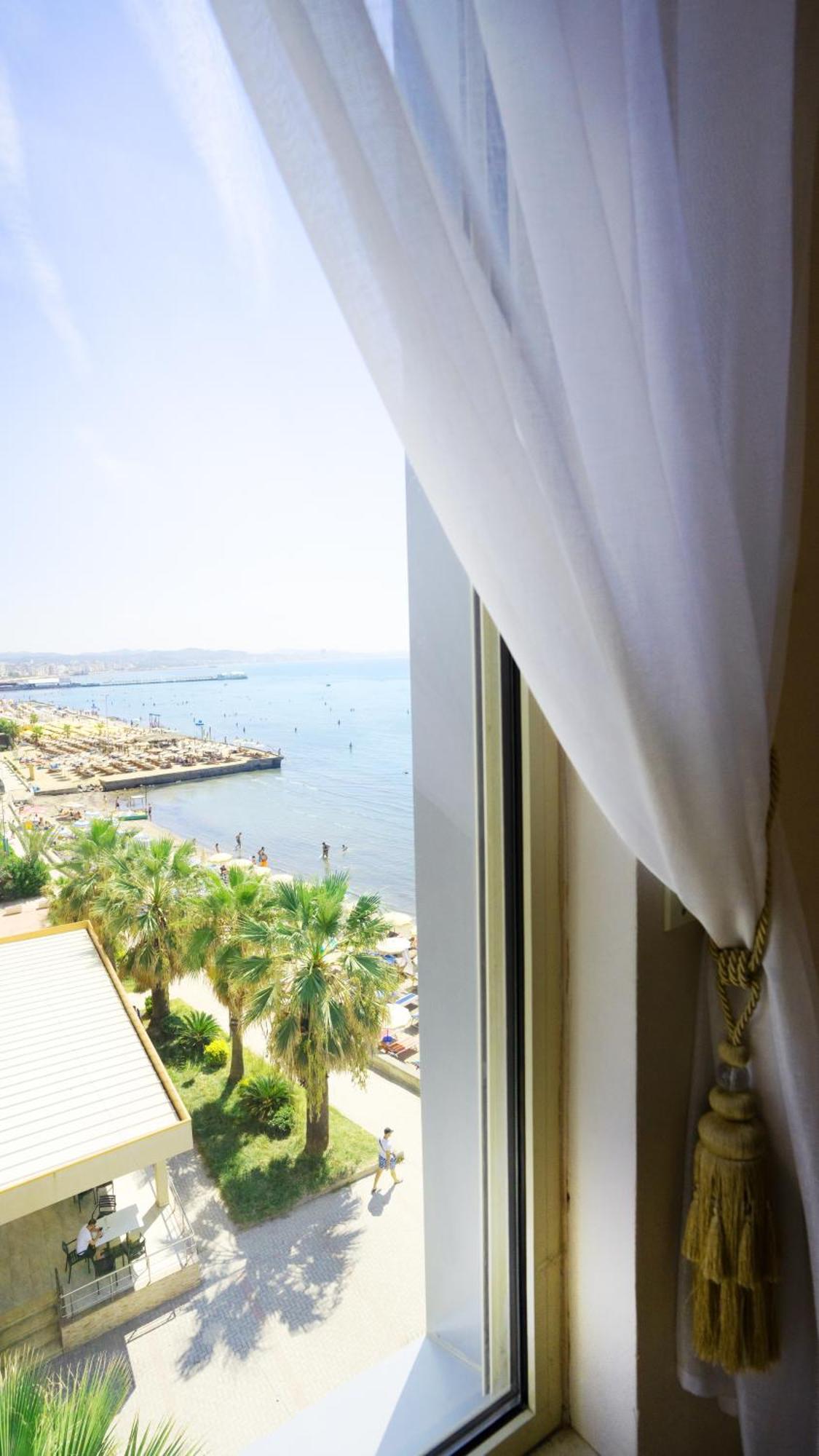 Sea View Apartament *